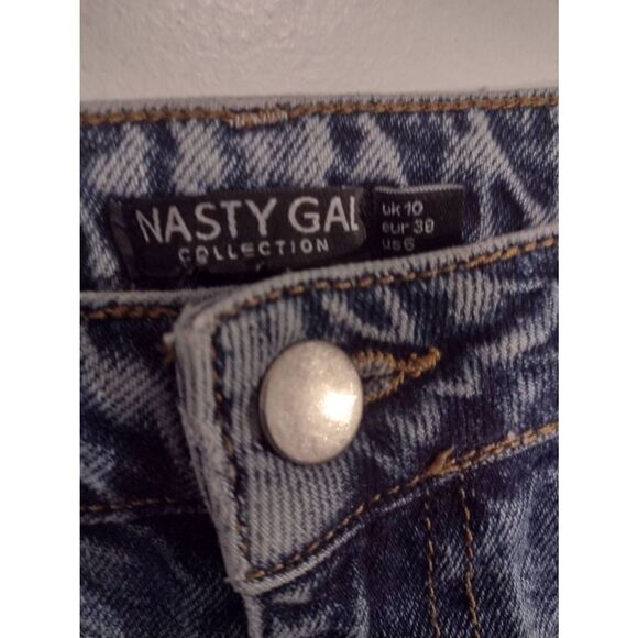 Nasty Gal Size 6 Distroyed Mom Jeans - Picture 2 of 3